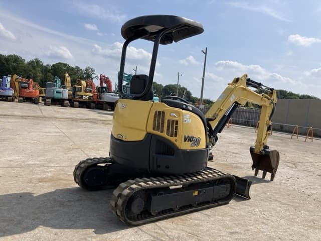 MINI EXCAVATOR — Auction (lot 8451-137)