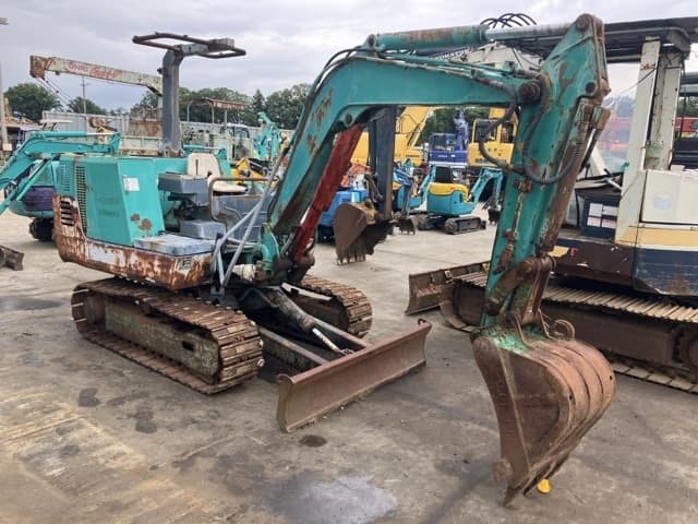 MINI EXCAVATOR — Auction (lot 8451-146)