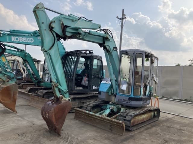 MINI EXCAVATOR — Auction (lot 8451-148)