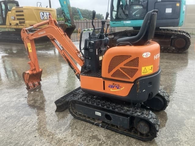 MINI EXCAVATOR — Auction (lot 8451-150)