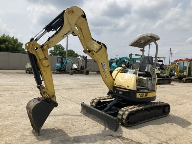 MINI EXCAVATOR — Auction (lot 8451-152)