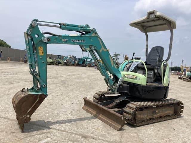 MINI EXCAVATOR — Auction (lot 8451-153)