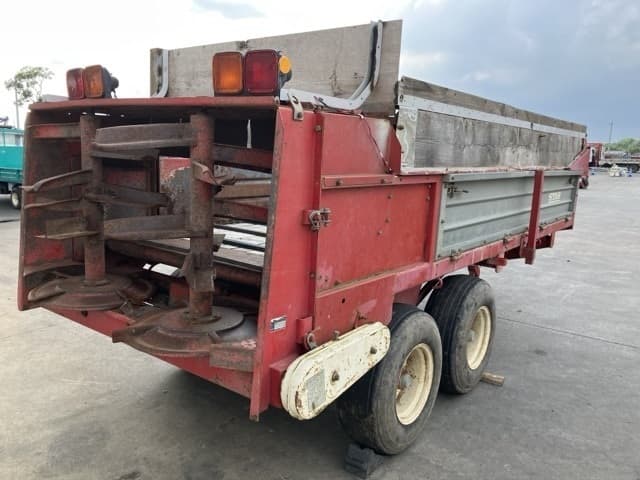 MANURE SPREADER A — Auction (lot 8451-1533)
