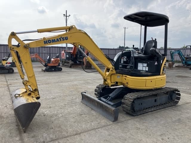 MINI EXCAVATOR — Auction (lot 8451-159)