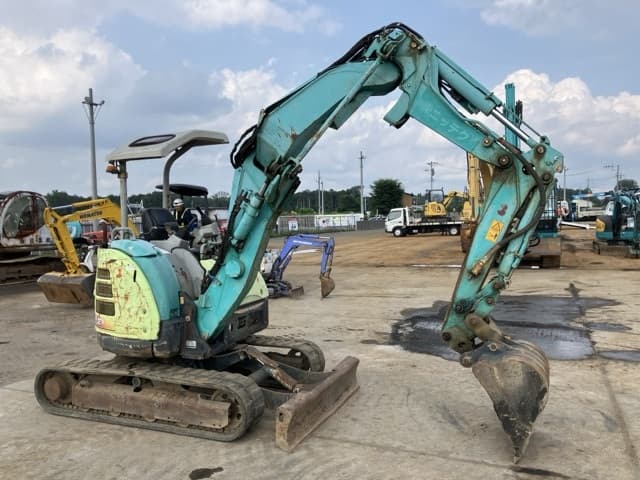 MINI EXCAVATOR — Auction (lot 8451-164)