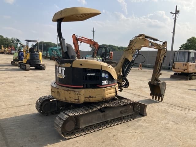 MINI EXCAVATOR — Auction (lot 8451-167)