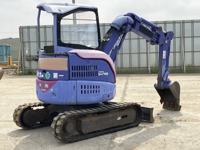 MINI EXCAVATOR — Auction (lot 8451-17)