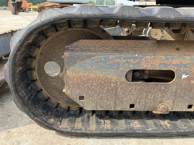 MINI EXCAVATOR — Auction (lot 8451-17)