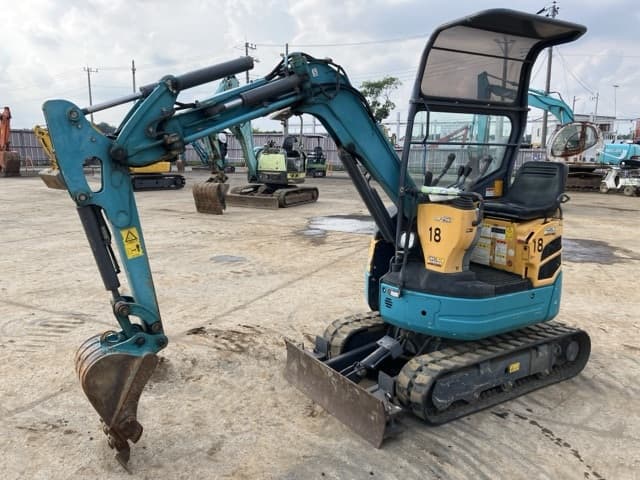 MINI EXCAVATOR — Auction (lot 8451-172)