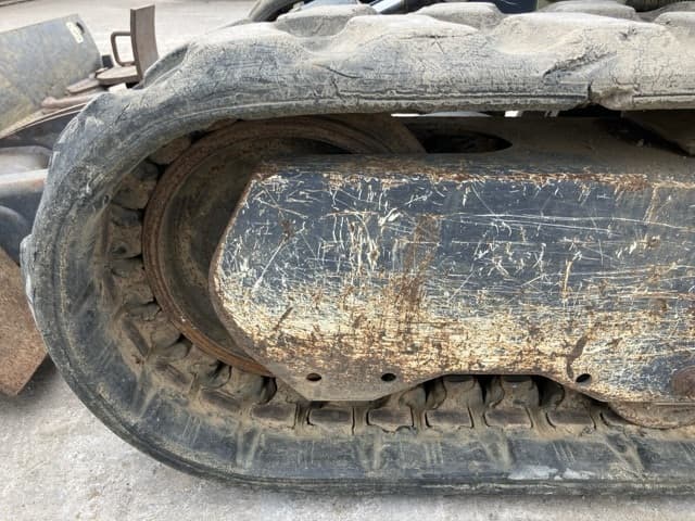 MINI EXCAVATOR — Auction (lot 8451-174)