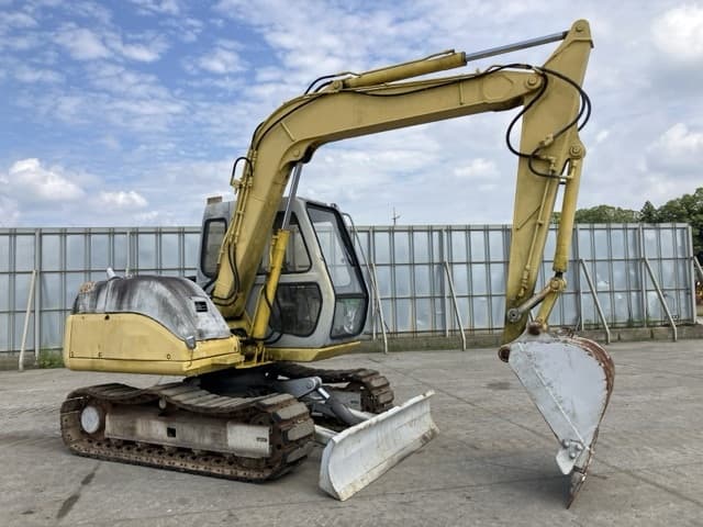 EXCAVATOR — Auction (lot 8451-18)