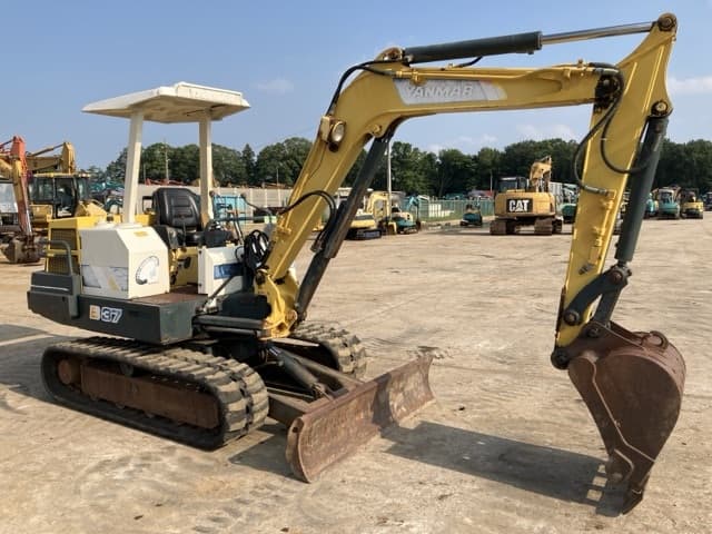MINI EXCAVATOR — Auction (lot 8451-180)