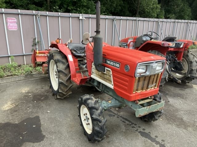 Tractor — Auction (lot 8451-1810)