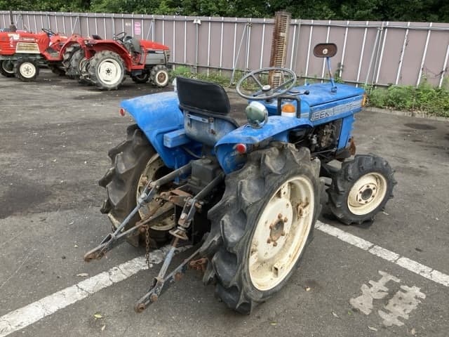 Tractor — Auction (lot 8451-1814)