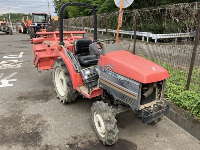 Tractor — Auction (lot 8451-1818)