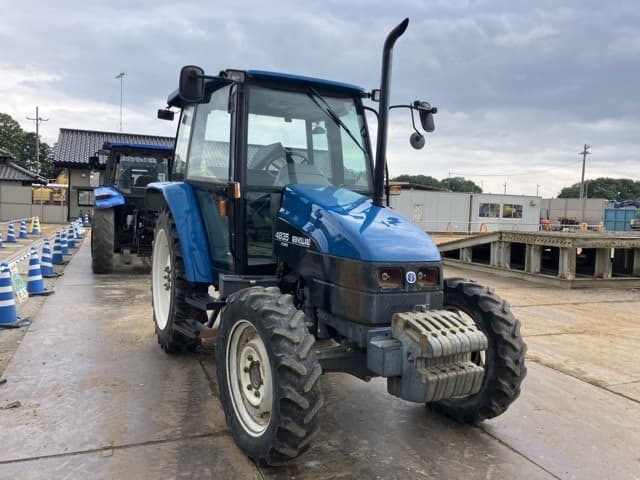 Tractor — Auction (lot 8451-1820)