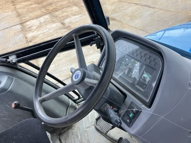 Tractor — Auction (lot 8451-1820)