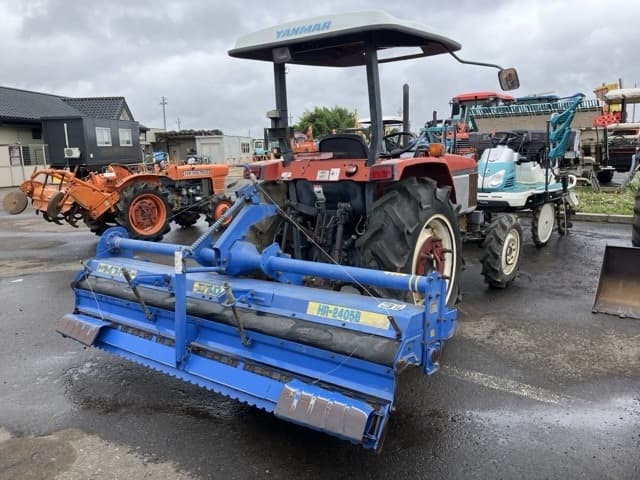 Tractor — Auction (lot 8451-1821)