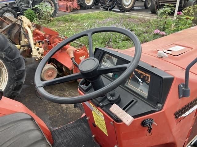Tractor — Auction (lot 8451-1822)