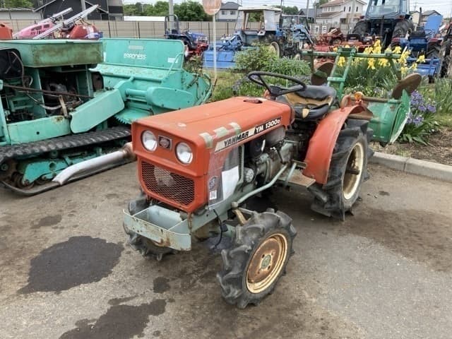 Tractor — Auction (lot 8451-1825)