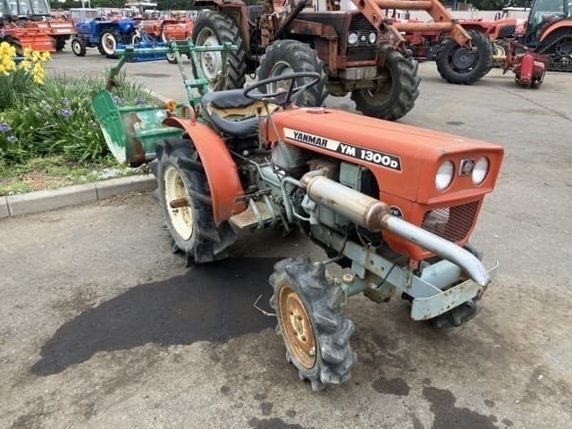Tractor — Auction (lot 8451-1825)