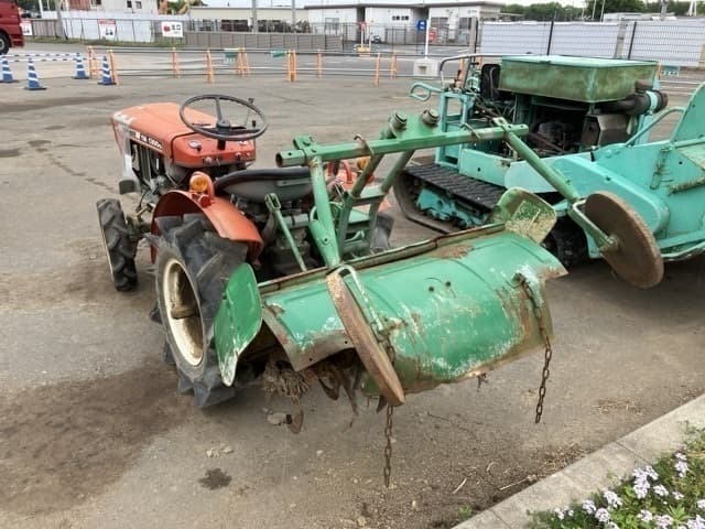 Tractor — Auction (lot 8451-1825)