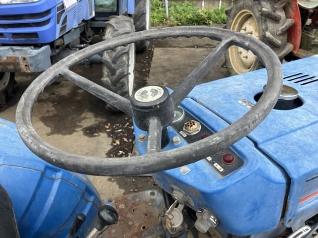 Tractor — Auction (lot 8451-1826)