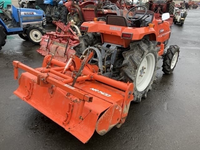 Tractor — Auction (lot 8451-1830)