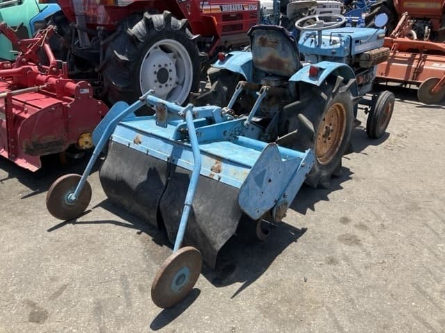 Tractor — Auction (lot 8451-1832)