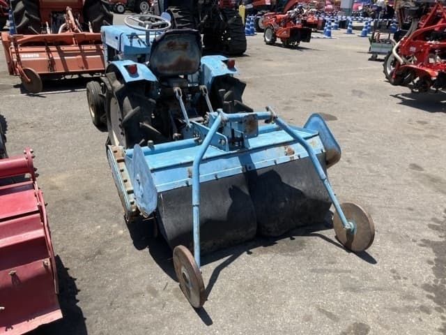 Tractor — Auction (lot 8451-1832)