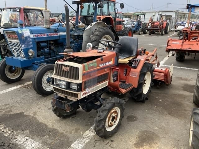 Tractor — Auction (lot 8451-1835)