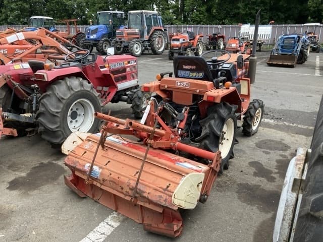 Tractor — Auction (lot 8451-1835)