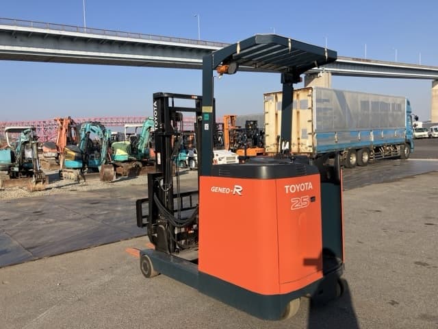 Reach Forklift — Auction (lot 8451-19002)