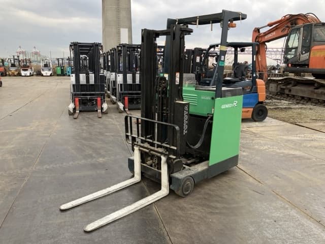 Reach Forklift — Auction (lot 8451-19004)