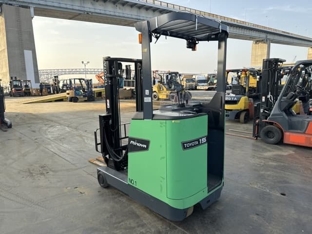 Reach Forklift — Auction (lot 8451-19006)