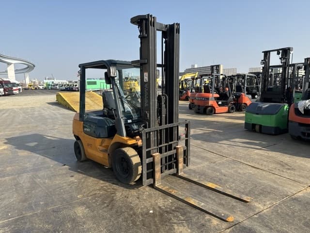 Forklift — Auction (lot 8451-19008)