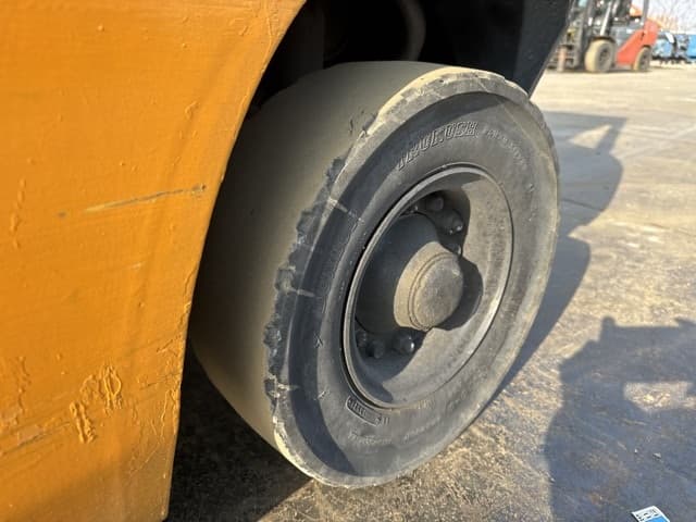 Forklift — Auction (lot 8451-19008)