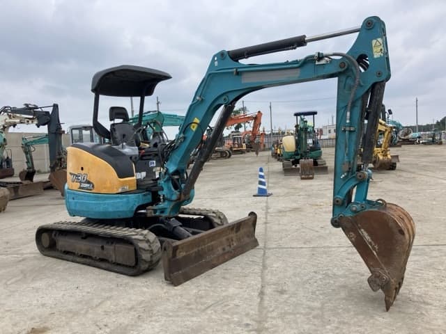 MINI EXCAVATOR — Auction (lot 8451-194)