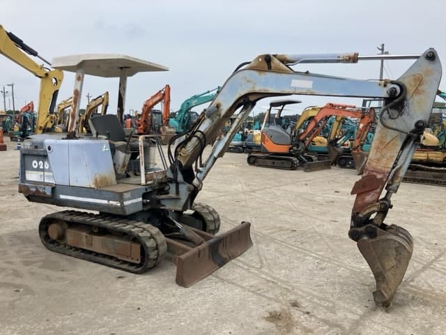 MINI EXCAVATOR — Auction (lot 8451-196)