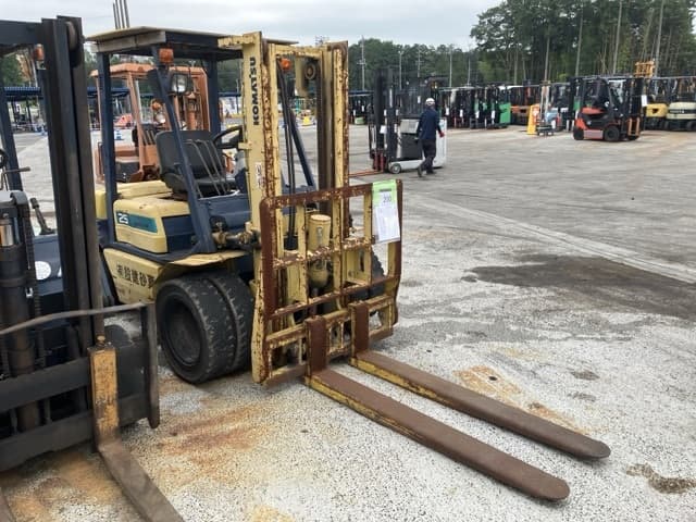 Forklift — Auction (lot 8451-2001)