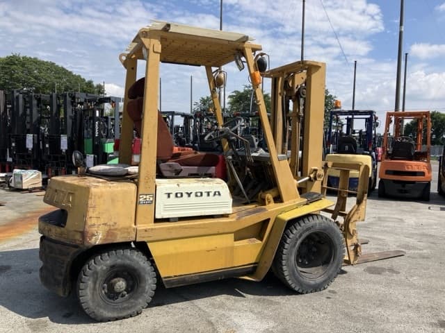 Forklift — Auction (lot 8451-2003)