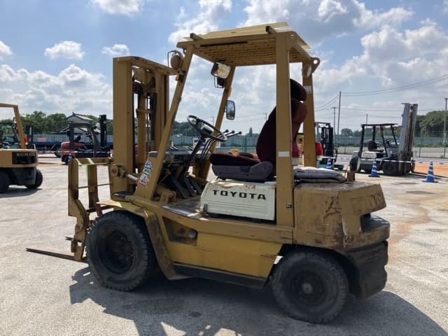 Forklift — Auction (lot 8451-2003)