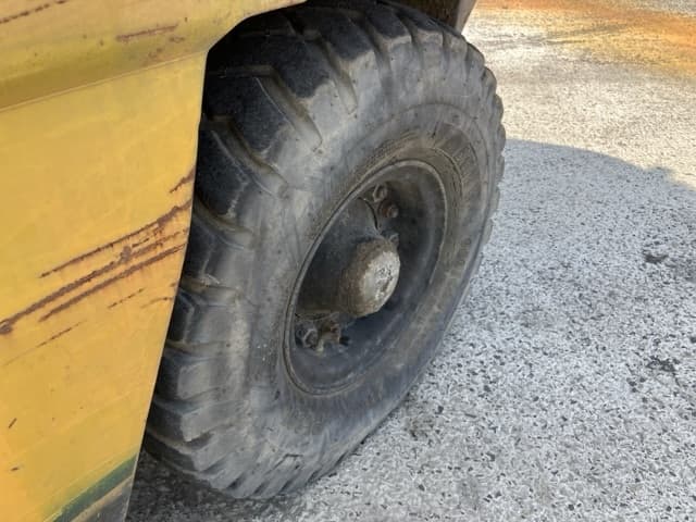 Forklift — Auction (lot 8451-2003)