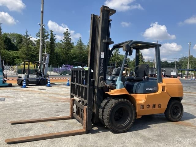 Forklift — Auction (lot 8451-2004)