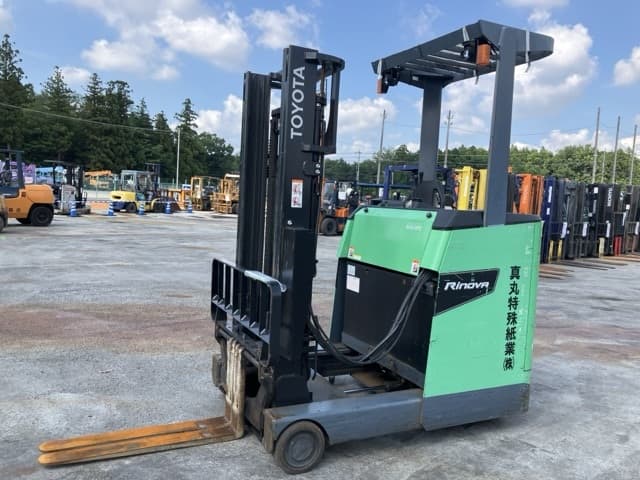 Reach Forklift — Auction (lot 8451-2007)