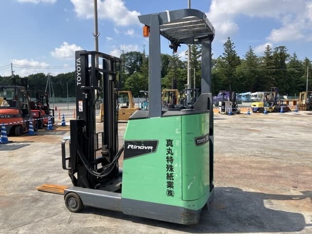 Reach Forklift — Auction (lot 8451-2007)