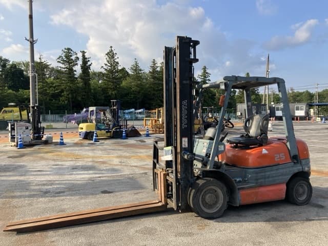Forklift — Auction (lot 8451-2016)