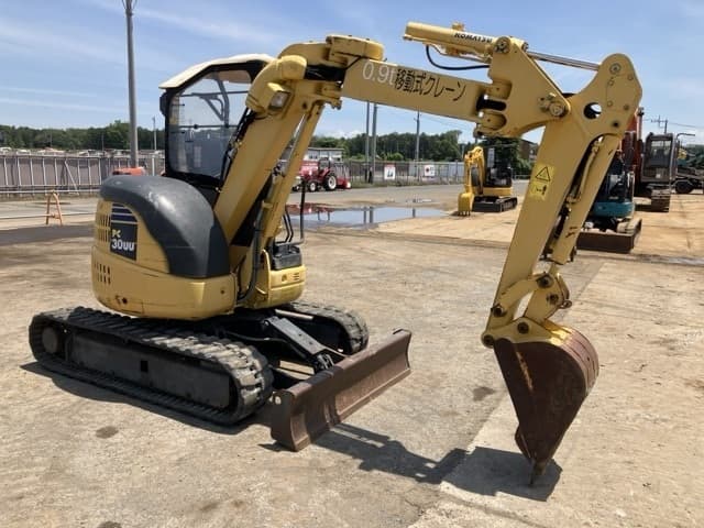MINI EXCAVATOR — Auction (lot 8451-202)