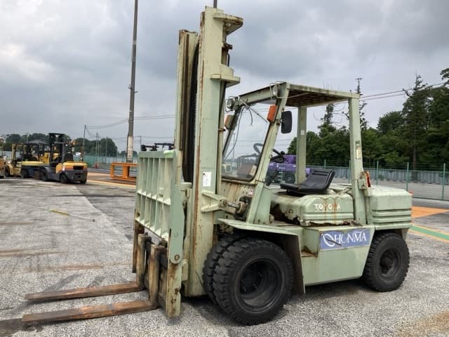 Forklift — Auction (lot 8451-2030)