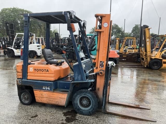 Forklift — Auction (lot 8451-2033)